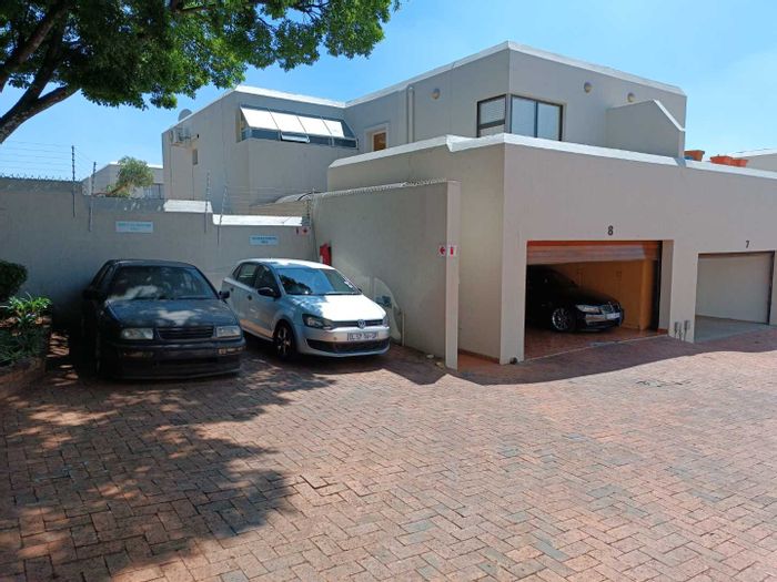 Property #2195454, Townhouse for sale in Glenvista