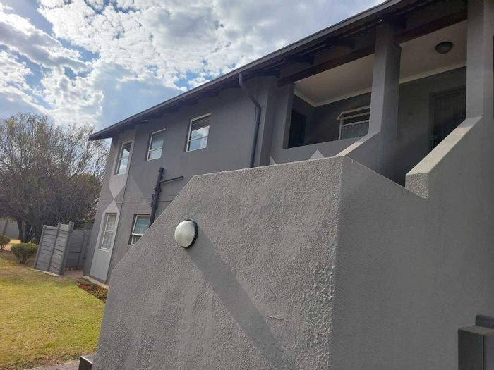 2-Bedroom Townhouse To Rent in Ridgeway Ext 4 with pool and security access.