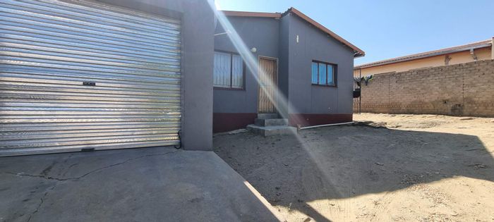 Khomasdal Ext 27 House For Sale: 3 Bed, 2 Bath, Garage, Expandable Yard