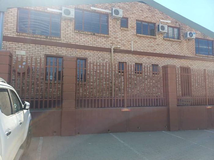 Property #2412433, Industrial Rental Monthly in Lafrenz Industrial