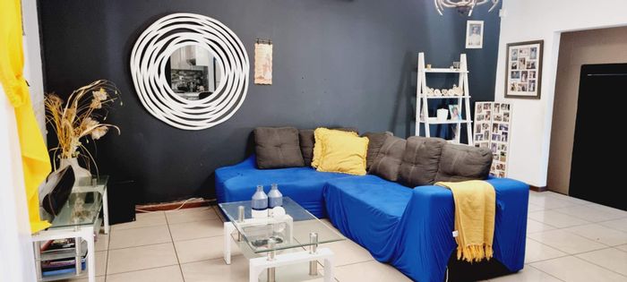 Hochlandpark House For Sale: 4 Bedrooms, Pool, Lapa, Garage on 450m².