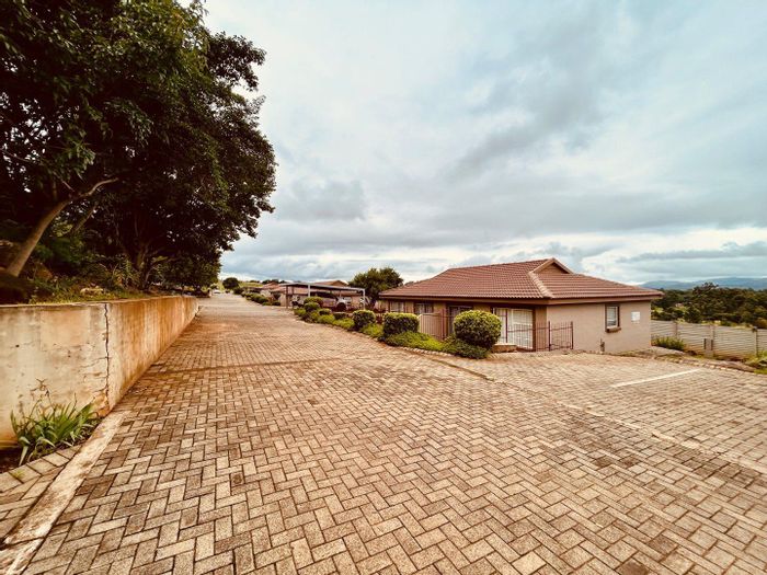 For Sale: Vryheid Central Townhouse with pool access, pre-paid electricity, secure living.
