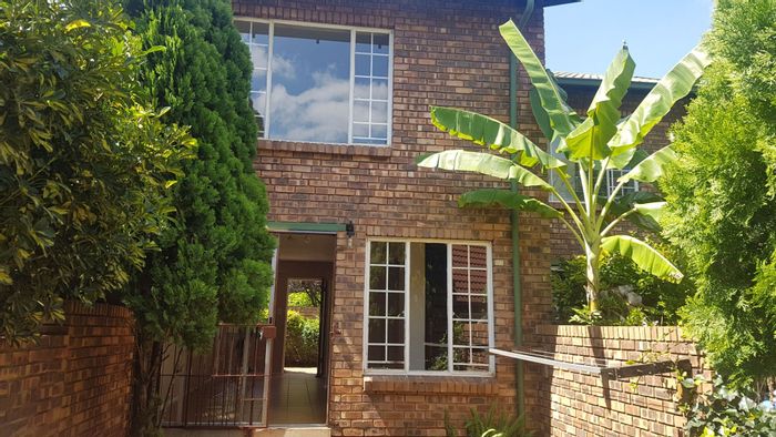 Property #1377412, Townhouse Rental Monthly in Weavind Park