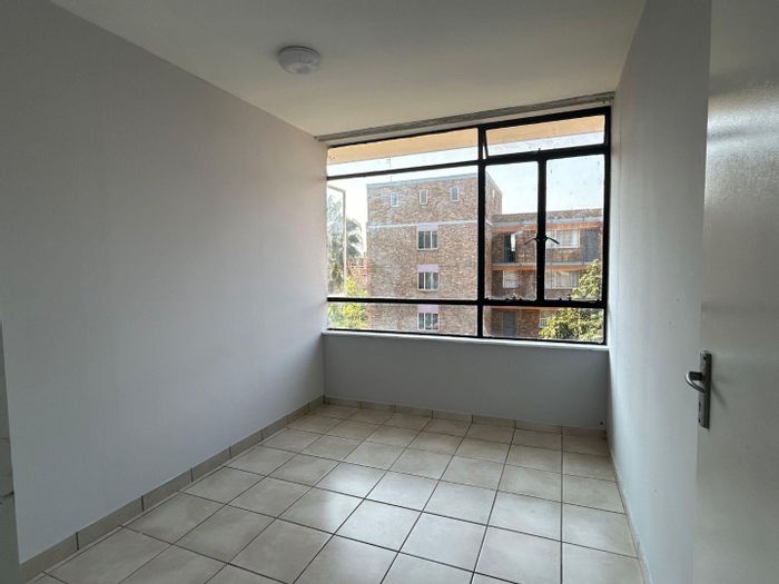 Property #2321872, Apartment For Sale in Sunnyside