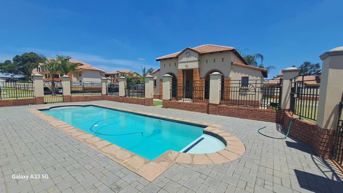 Property #2214600, Apartment For Sale in Halfway Gardens