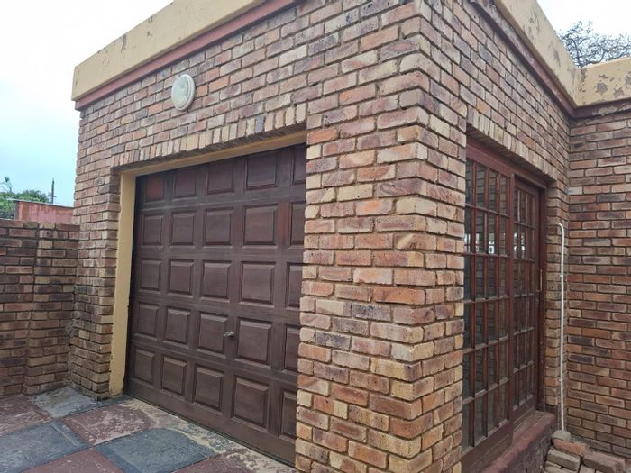 For Sale: House in Soshanguve Ext with main house, backrooms, and garage.