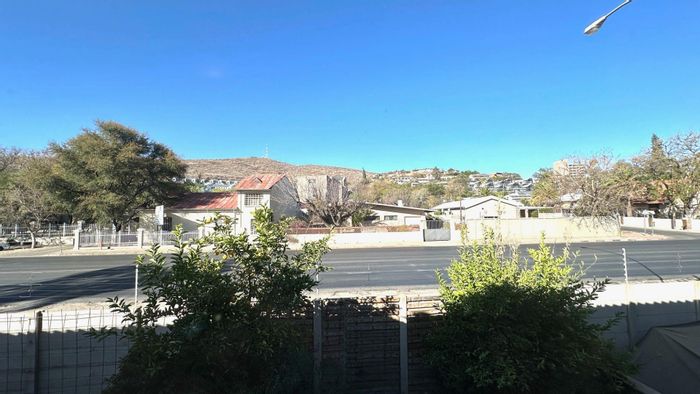 Klein Windhoek Townhouse For Sale: 3 Bedrooms, patio, double garage, near amenities.