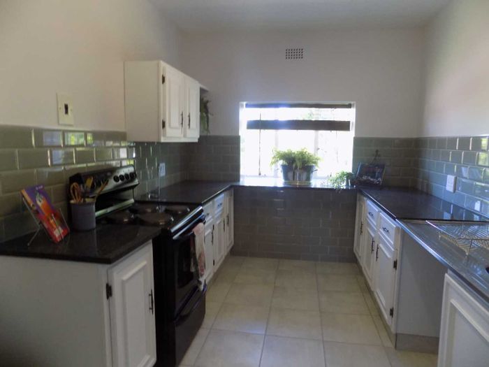 2 Bedroom Apartment to Rent in River Club with Pool, Security, and Balcony Views.