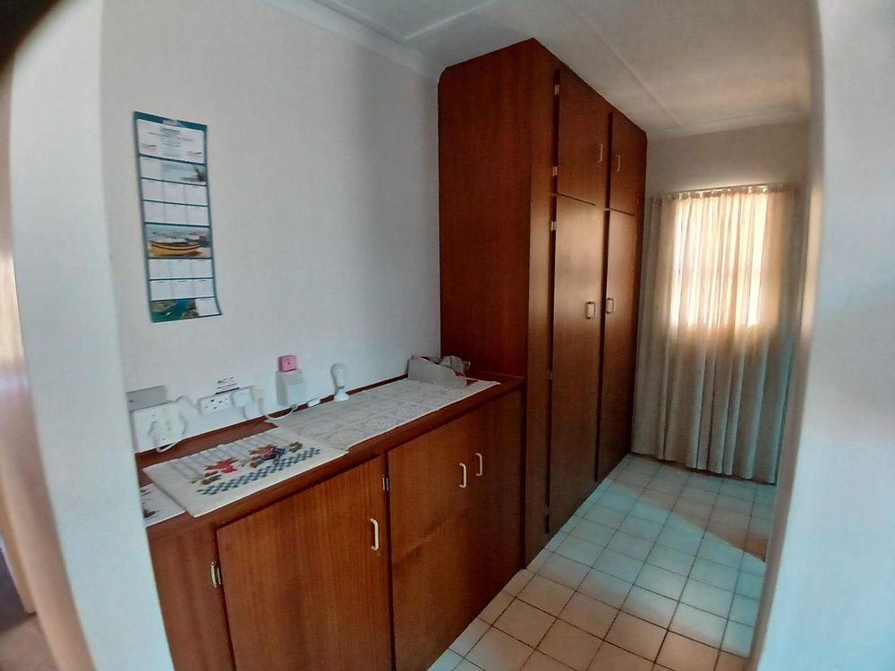 Now focusing on the LOTS of built-in cupboards. Should we refer to a Laundry Area!