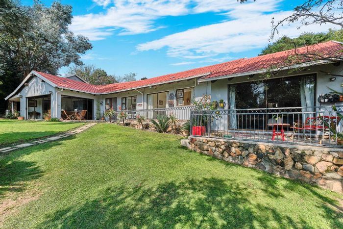 House For Sale in Robin Acres: 4 beds, pool, flatlet, study, large garden.
