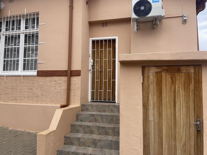 Property #2087322, House pending sale in Windhoek Cbd