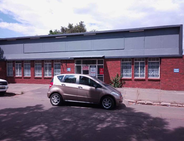 Property #2228519, Industrial rental monthly in Hamilton