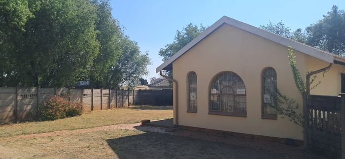 Property #2432018, House For Sale in Albertsdal