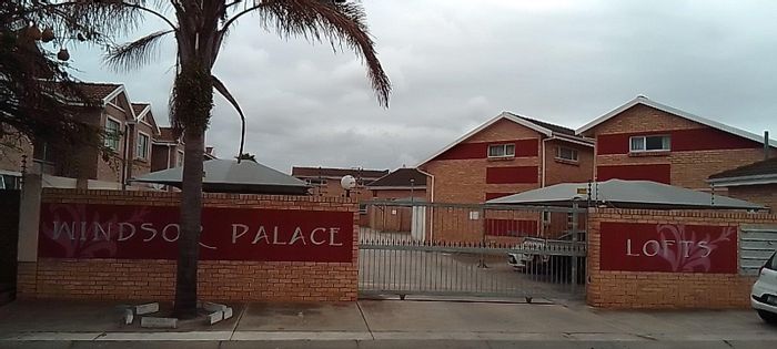 1-Bedroom Apartment To Rent in Despatch Central with courtyard, built-in braai, and security.