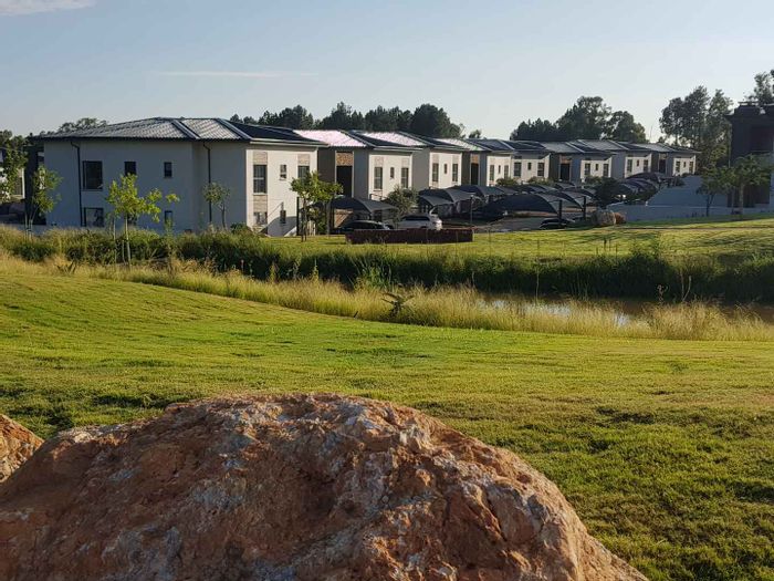 Eye Of Africa Apartment For Sale: 3 beds, golf course views, no transfer duty.