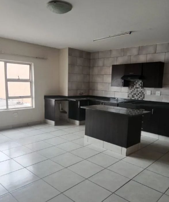 2-bedroom apartment in Johannesburg Central, to rent with secure parking and prepaid utilities.