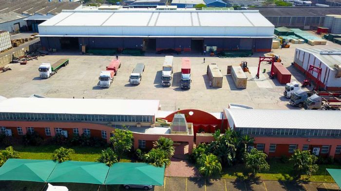 Industrial HQ in Prospecton Central to Rent: 7,000 m² roof, 14,000 m² yard.