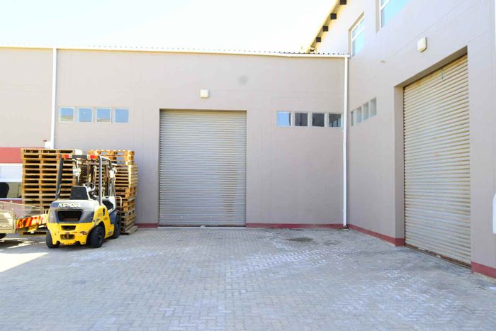 To Rent: Versatile Mixed-Use Space in Swakopmund Industrial Area with Office and Freezer