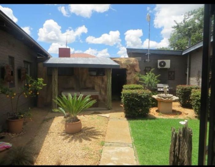 Property #2194544, House for sale in Carletonville Central