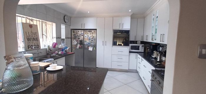 Property #2418582, Cottage Rental Monthly in Menlo Park