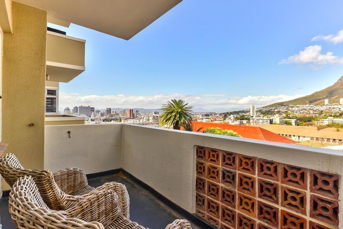 Spacious Gardens apartment for sale: city views, balcony, parking, near Kloof Street.