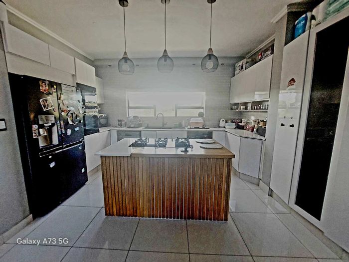 For Sale: Apartment in Palm Lakes Estates with gym, pools, and double garages.