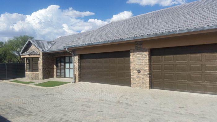 Property #1074993, Townhouse For Sale in Okahandja Central