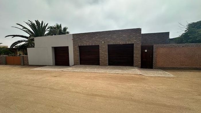 Property #2435300, House Rental Monthly in Henties Bay Central