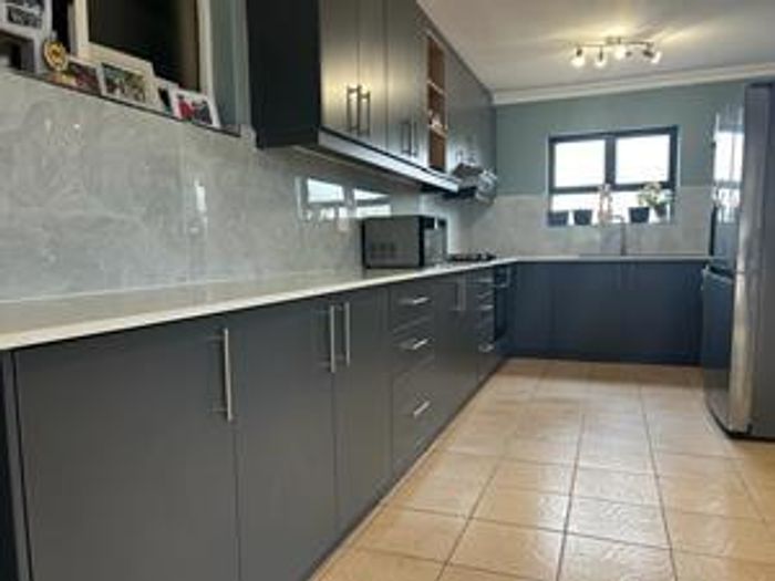 Property #2232492, House rental monthly in Muizenberg