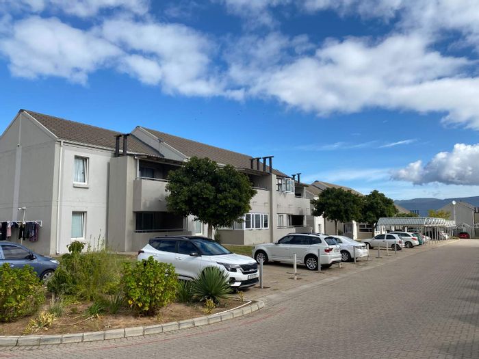 For Sale: Apartment in Klein Drakenstein with security, gardens, and rental potential.