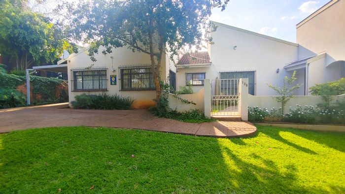 Spacious Waterkloof Glen house to rent with garden and ample parking.