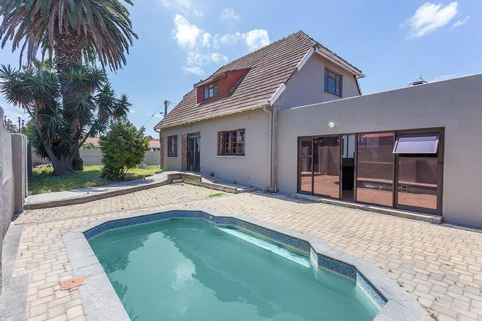 For Sale: Belmont Park House with large garden, pool, and independent flatlet.