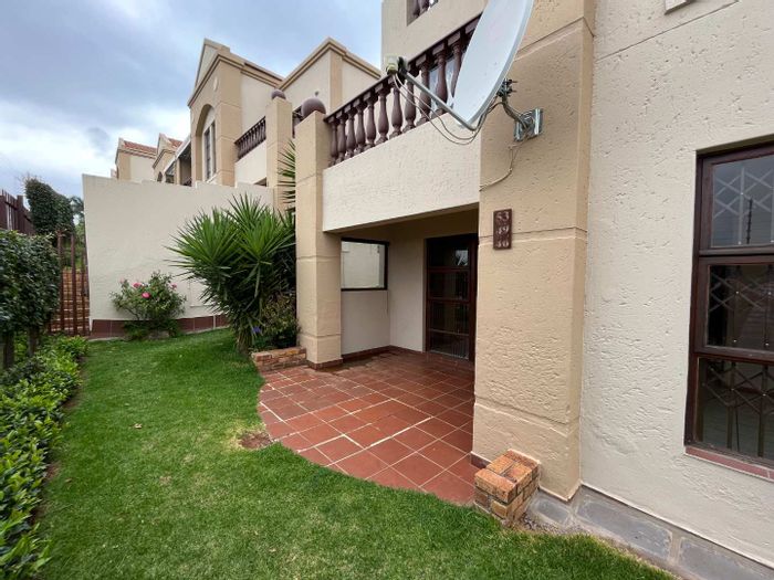 2-Bed Apartment To Rent in Weltevreden Park with pool and 24-hour security.