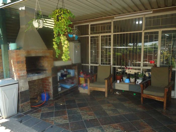 Property #2200205, Townhouse for sale in Pretoria Gardens