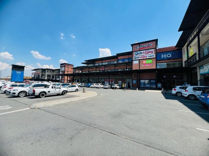 Property #2202896, Retail rental monthly in North Riding