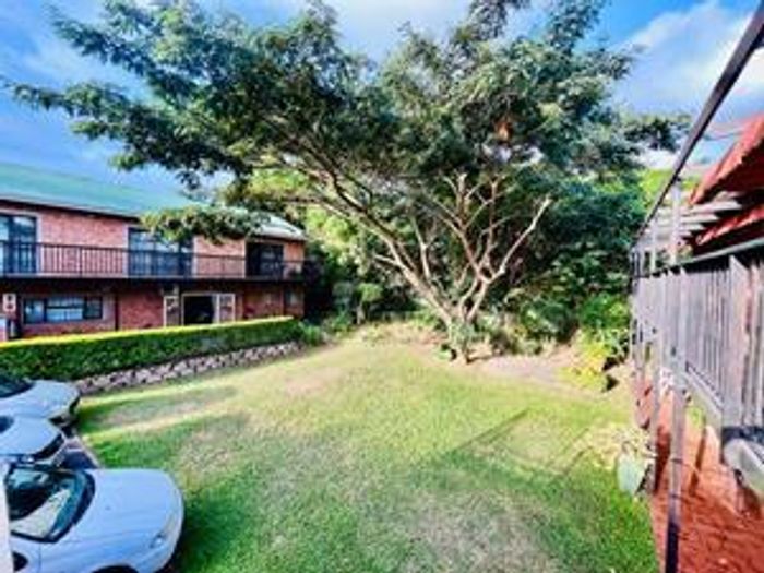 For Sale: Cozy studio in Umgeni Park Retirement Village with community amenities.