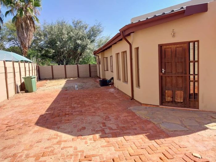 Property #2246263, House for sale in Windhoek North