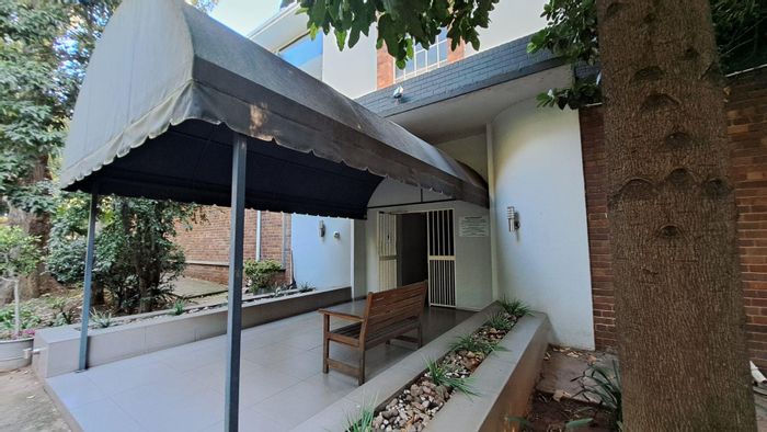 Property #2209112, Apartment rental monthly in Illovo