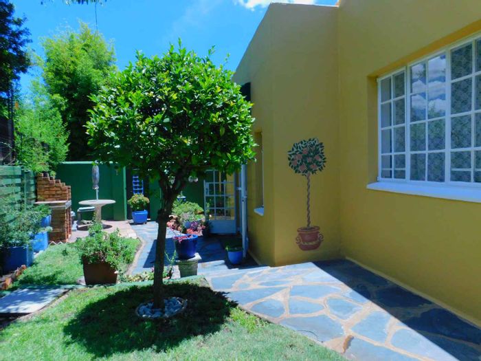 Property #2216758, Cottage rental monthly in Craighall