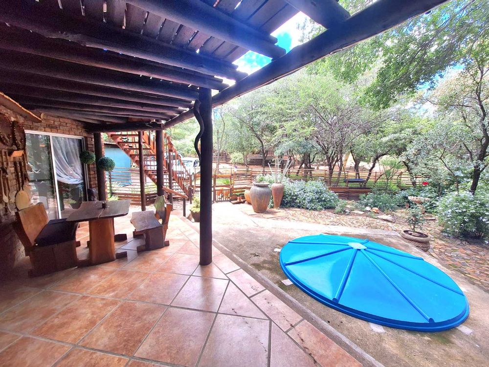 Outside area/ garden