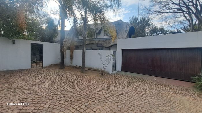 Property #2391538, Cluster Rental Monthly in Buccleuch
