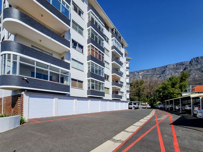 Vredehoek Apartment For Sale: Two bedrooms, pet-friendly, balcony, communal garden, short letting allowed.