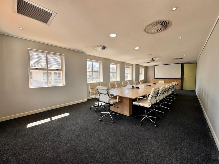 Spacious Office to Rent in Hyde Park with Customization Options and 24/7 Security