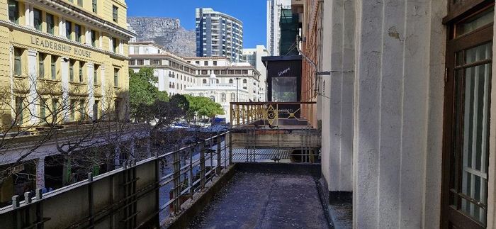 Office To Rent in Cape Town City Centre with balcony, parking, and storage.