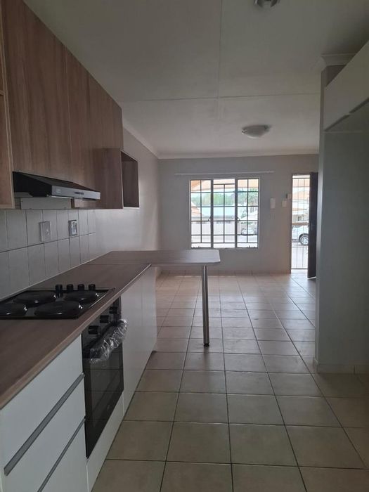 Property #2429309, Apartment For Sale in Pioniers Park Ext 1