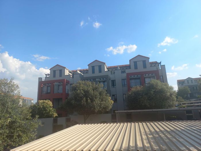 Property #2220100, Apartment rental monthly in Lonehill