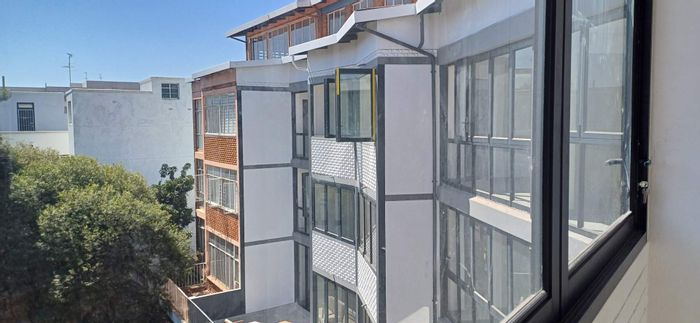 Illovo Apartment To Rent: 2-Bed, 2-Bath, fibre-ready, pet-friendly, basement parking.