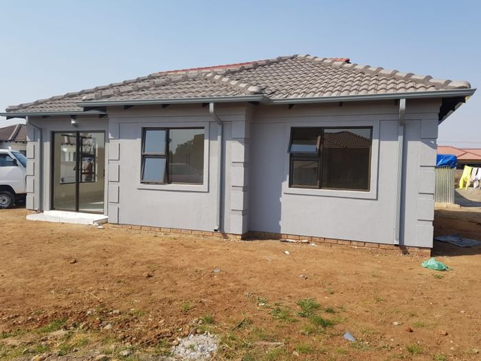 Reigerpark House For Sale: 3 Bedrooms, full title, no deposit, customizable finishes.