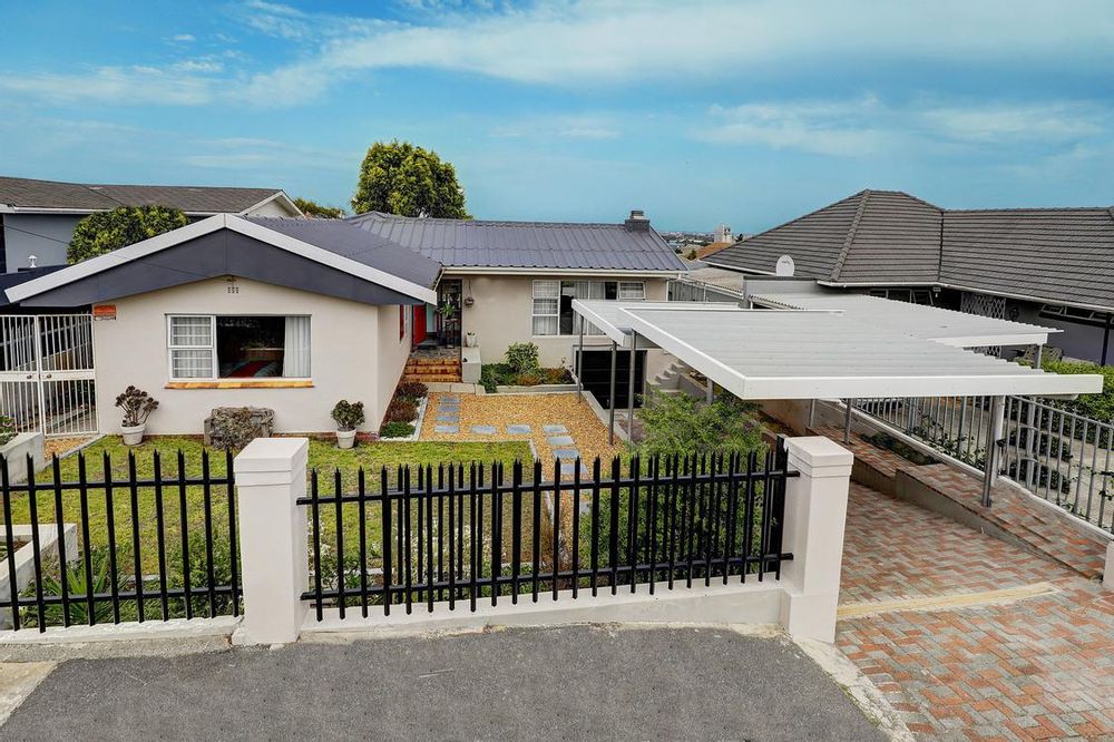 Avondale House For Sale Renovated home with spacious living, patio