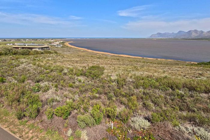 Benguela Cove Lagoon Wine Estate: For Sale, Vacant Land Residential with exclusive amenities.